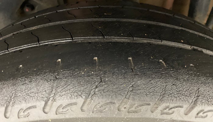 2018 Tata Tiago XZ 1.2 REVOTRON, Petrol, Manual, 33,420 km, Left Rear Tyre Tread