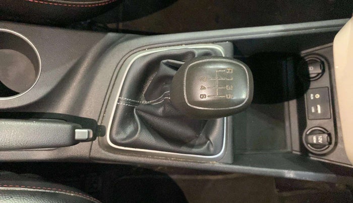 2018 Hyundai Verna 1.4 EX PETROL, Petrol, Manual, 39,193 km, Gear Lever