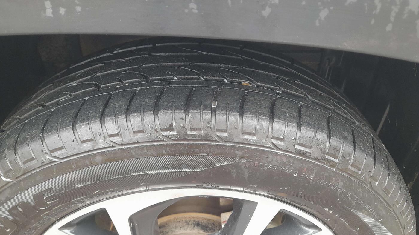 2022 Toyota URBAN CRUISER HYRYDER V AT NEO DRIVE, Petrol, Automatic, 88,472 km, Left Front Tyre Tread