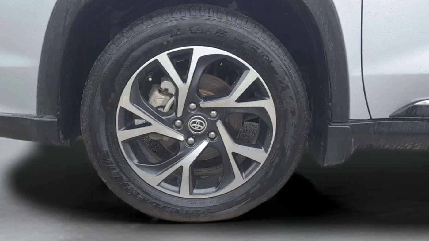 2022 Toyota URBAN CRUISER HYRYDER V AT NEO DRIVE, Petrol, Automatic, 88,472 km, Right Rear Wheel