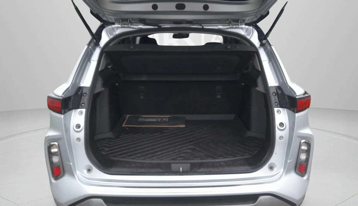 2022 Toyota URBAN CRUISER HYRYDER V AT NEO DRIVE, Petrol, Automatic, 88,309 km, Boot Inside