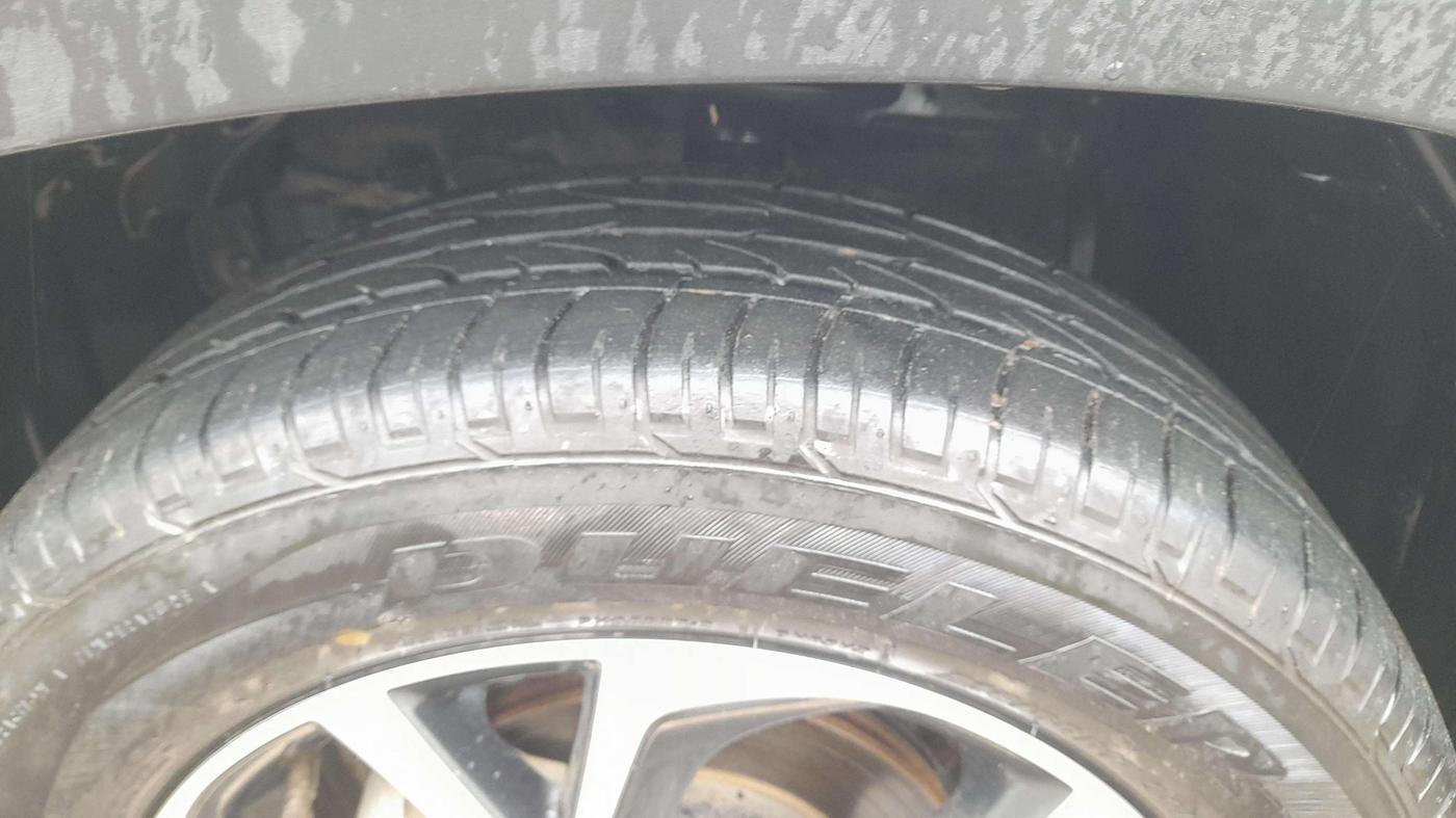 2022 Toyota URBAN CRUISER HYRYDER V AT NEO DRIVE, Petrol, Automatic, 88,472 km, Right Front Tyre Tread