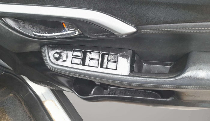 2022 Toyota URBAN CRUISER HYRYDER V AT NEO DRIVE, Petrol, Automatic, 88,309 km, Driver Side Door Panels Control