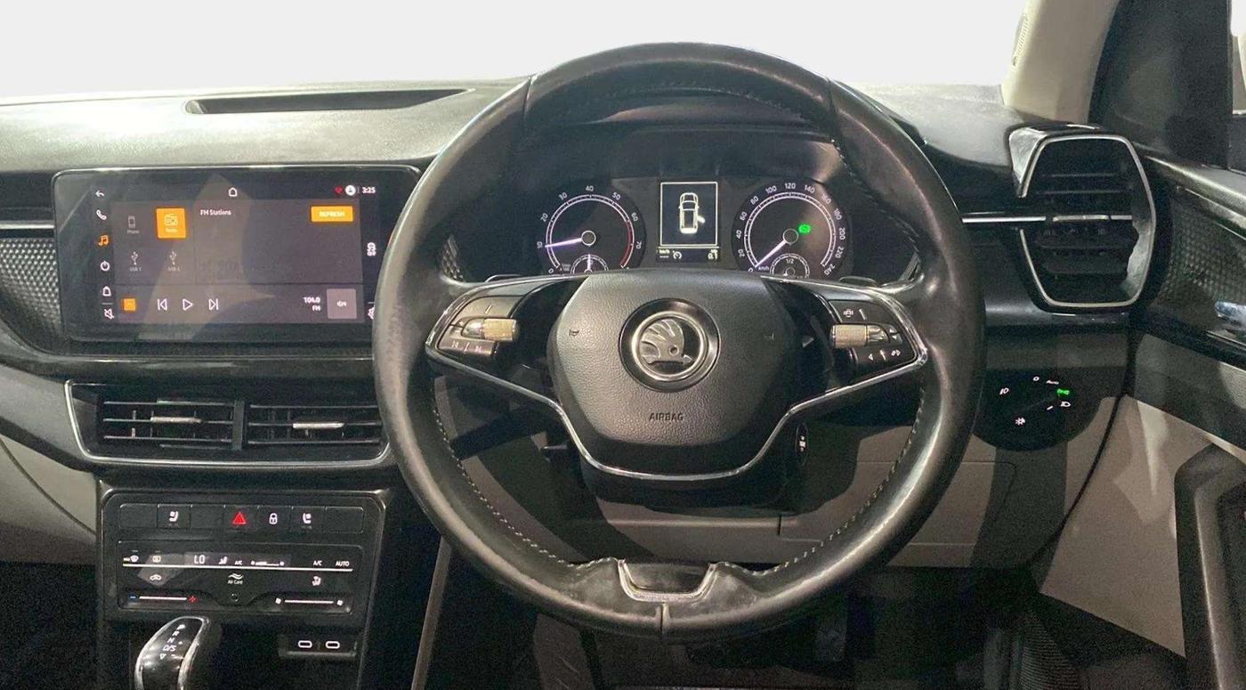 2021 Skoda KUSHAQ STYLE 1.0L TSI AT, Petrol, Automatic, 73,745 km, Steering Wheel Close Up