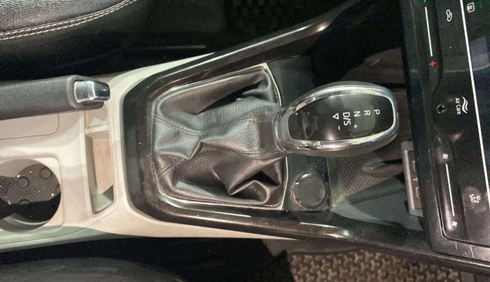 2021 Skoda KUSHAQ STYLE 1.0L TSI AT, Petrol, Automatic, 73,664 km, Gear Lever