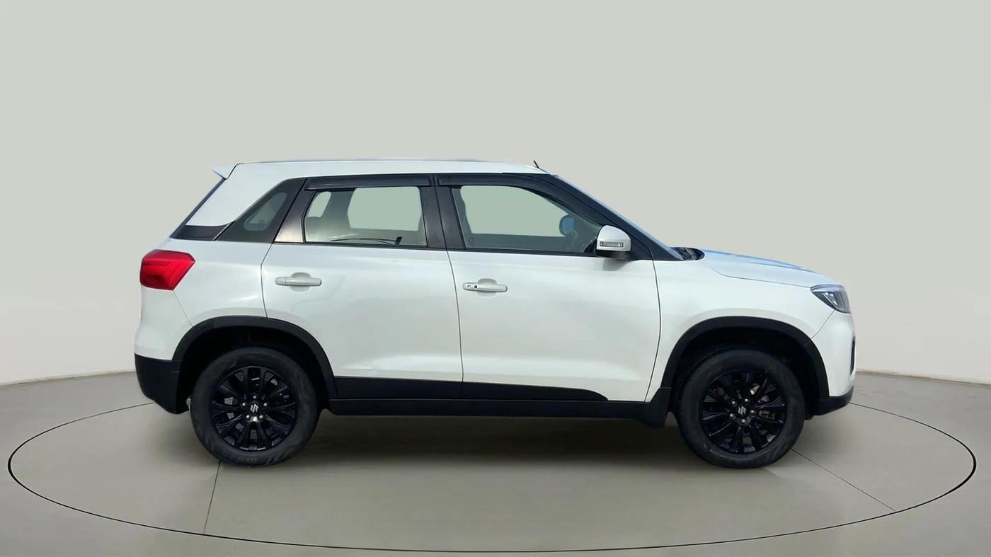 2020 Maruti Vitara Brezza ZXI, Petrol, Manual, 26,001 km, Right Side View