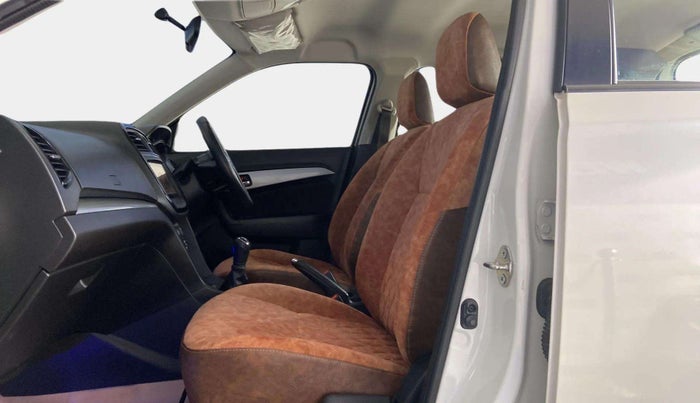 2020 Maruti Vitara Brezza ZXI, Petrol, Manual, 26,001 km, Right Side Front Door Cabin