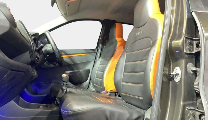 2020 Renault Kwid RXT 1.0, Petrol, Manual, 28,568 km, Right Side Front Door Cabin