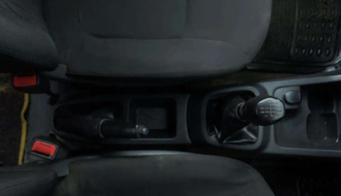 2015 Renault Kwid RXL, Petrol, Manual, 66,885 km, Gear Lever