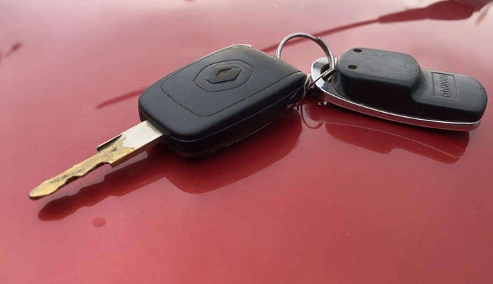 2015 Renault Kwid RXL, Petrol, Manual, 66,885 km, Key Close Up