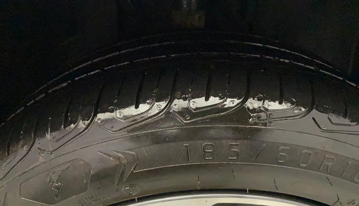 2022 Tata ALTROZ XZA, Petrol, Automatic, 10,001 km, Right Front Tyre Tread
