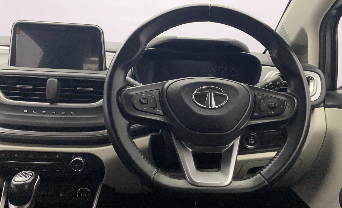 2022 Tata ALTROZ XZA, Petrol, Automatic, 10,001 km, Steering Wheel Close Up