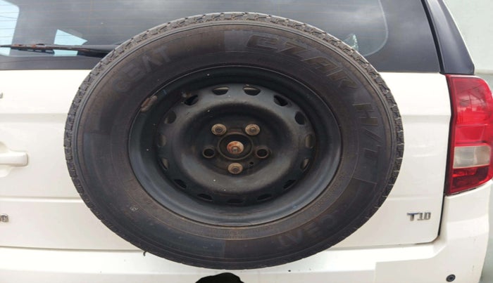2018 Mahindra TUV300 T10, Diesel, Manual, 97,829 km, Spare Tyre