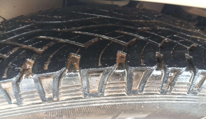 2018 Mahindra TUV300 T10, Diesel, Manual, 97,829 km, Left Rear Tyre Tread