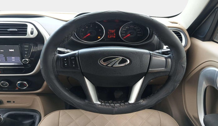 2018 Mahindra TUV300 T10, Diesel, Manual, 97,829 km, Steering Wheel Close Up
