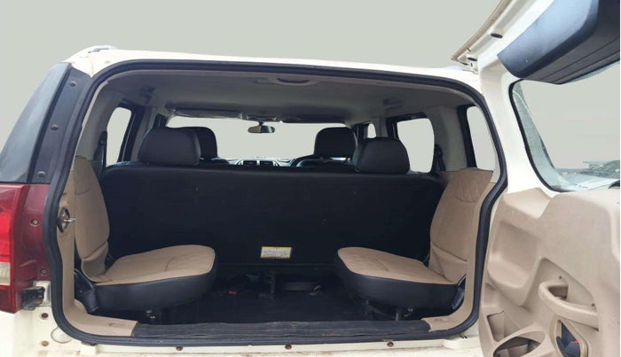 2018 Mahindra TUV300 T10, Diesel, Manual, 97,829 km, Boot Inside