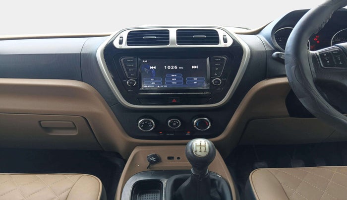 2018 Mahindra TUV300 T10, Diesel, Manual, 97,829 km, Air Conditioner