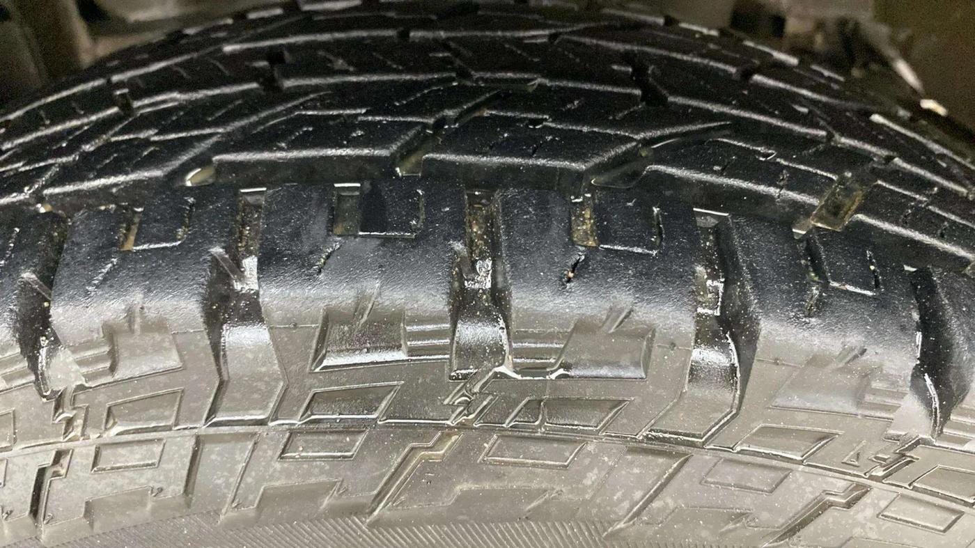 2023 Maruti JIMNY ALPHA ALL GRIP PRO AT, Petrol, Automatic, 18,795 km, Left Front Tyre Tread