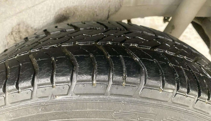 2012 Maruti Wagon R 1.0 LXI, Petrol, Manual, 1,17,472 km, Left Rear Tyre Tread