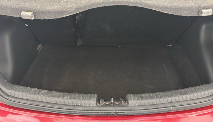 2017 Hyundai Grand i10 SPORTZ (O) AT 1.2 KAPPA VTVT, Petrol, Automatic, 32,511 km, Boot Inside