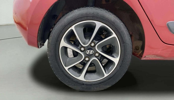 2017 Hyundai Grand i10 SPORTZ (O) AT 1.2 KAPPA VTVT, Petrol, Automatic, 32,511 km, Right Rear Wheel