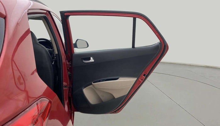 2017 Hyundai Grand i10 SPORTZ (O) AT 1.2 KAPPA VTVT, Petrol, Automatic, 32,511 km, RHS Rear Door
