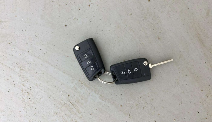2022 Skoda KUSHAQ STYLE 1.5L TSI MT, Petrol, Manual, 25,647 km, Key Close Up