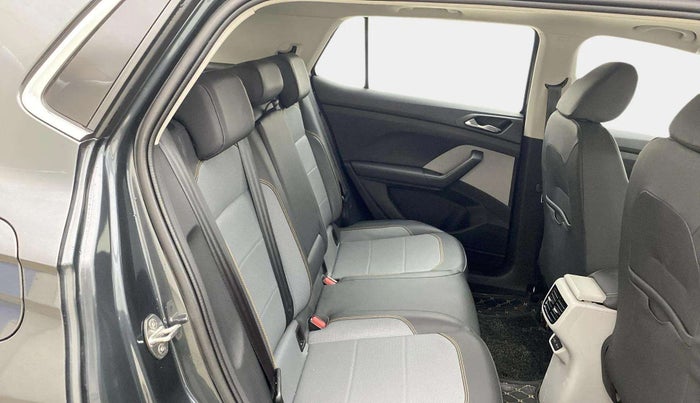 2022 Skoda KUSHAQ STYLE 1.5L TSI MT, Petrol, Manual, 25,647 km, Right Side Rear Door Cabin