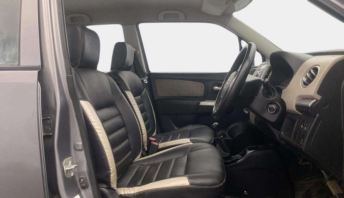 2014 Maruti Wagon R 1.0 VXI, Petrol, Manual, 95,802 km, Right Side Front Door Cabin