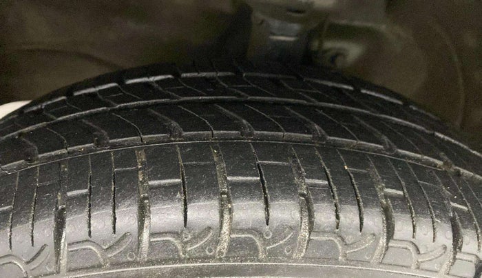 2014 Maruti Wagon R 1.0 VXI, Petrol, Manual, 95,802 km, Left Front Tyre Tread
