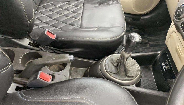 2012 Hyundai i20 MAGNA 1.2, Petrol, Manual, 1,47,671 km, Gear Lever