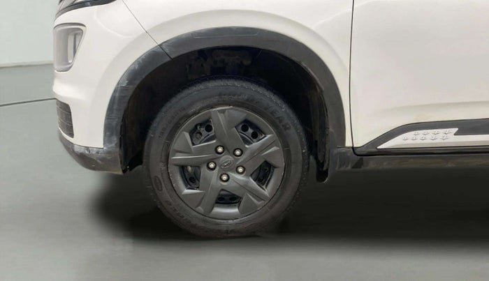 2023 Hyundai VENUE E 1.2, Petrol, Manual, 22,046 km, Left Front Wheel