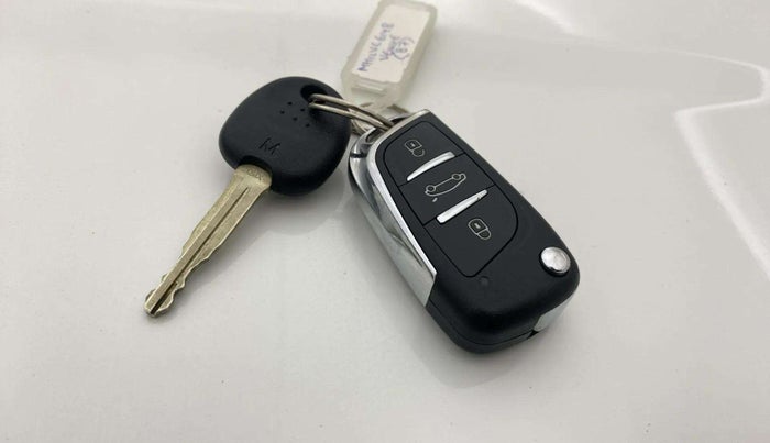 2023 Hyundai VENUE E 1.2, Petrol, Manual, 22,046 km, Key Close Up