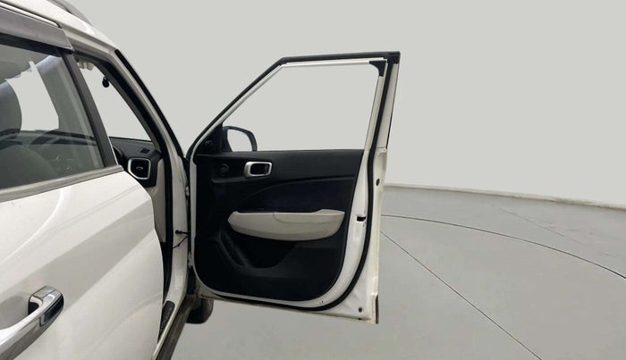 2023 Hyundai VENUE E 1.2, Petrol, Manual, 22,046 km, RHS Front Door