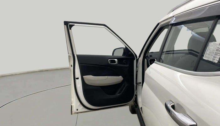 2023 Hyundai VENUE E 1.2, Petrol, Manual, 22,046 km, LHS Front Door