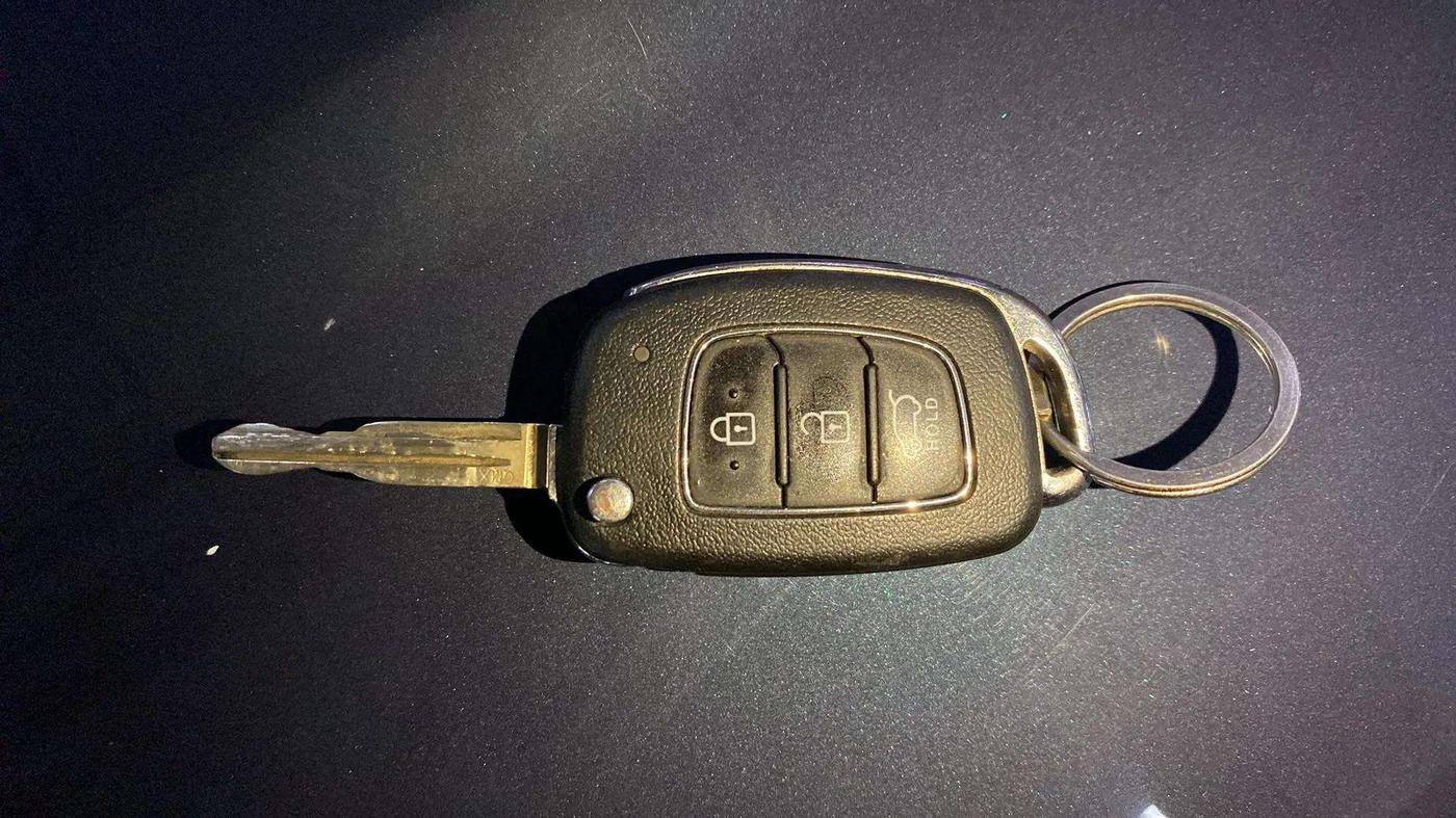 2019 Hyundai VENUE S 1.2, Petrol, Manual, 68,714 km, Key Close Up