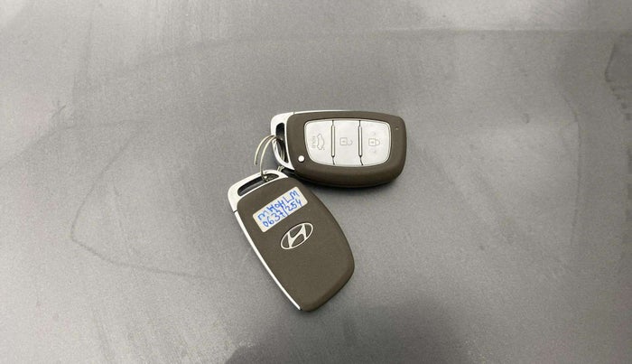 2023 Hyundai AURA SX 1.2, Petrol, Manual, 7,288 km, Key Close Up