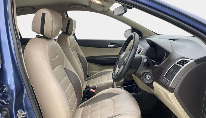 2012 Hyundai i20 SPORTZ 1.2, Petrol, Manual, 76,651 km, Right Side Front Door Cabin