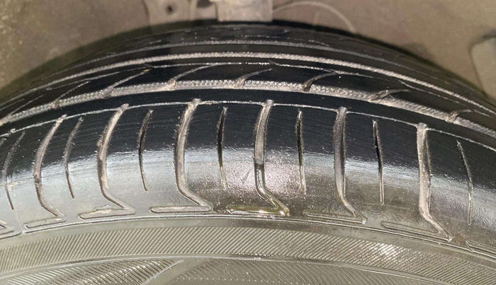 2012 Hyundai i20 SPORTZ 1.2, Petrol, Manual, 76,651 km, Right Front Tyre Tread