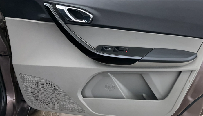 2019 Tata Tiago XZA PETROL, Petrol, Automatic, 24,787 km, Driver Side Door Panels Control