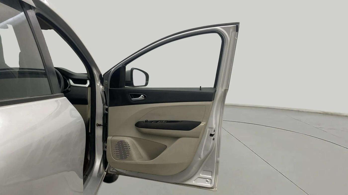 2019 Renault TRIBER RXZ, Petrol, Manual, 52,477 km, RHS Front Door