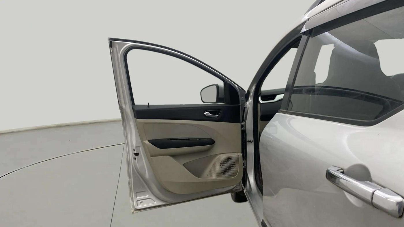 2019 Renault TRIBER RXZ, Petrol, Manual, 52,477 km, LHS Front Door