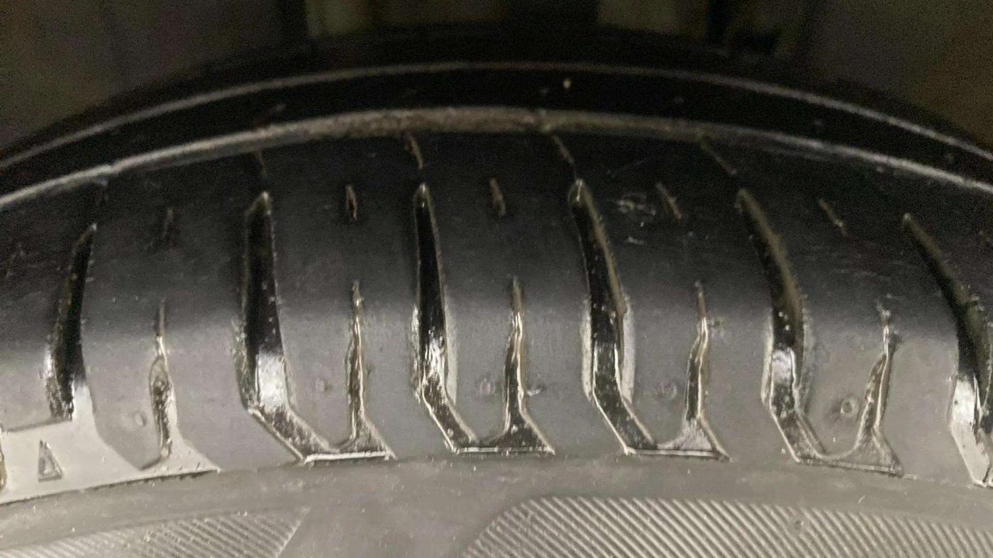 2019 Renault TRIBER RXZ, Petrol, Manual, 52,477 km, Left Front Tyre Tread