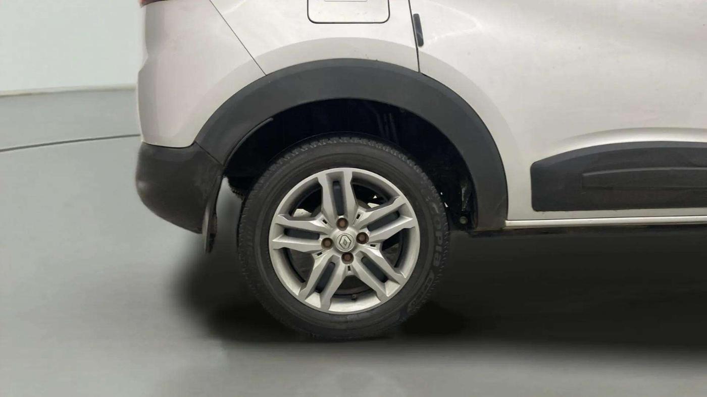 2019 Renault TRIBER RXZ, Petrol, Manual, 52,477 km, Right Rear Wheel