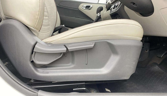2021 Hyundai AURA SX 1.2, Petrol, Manual, 13,104 km, Driver Side Adjustment Panel