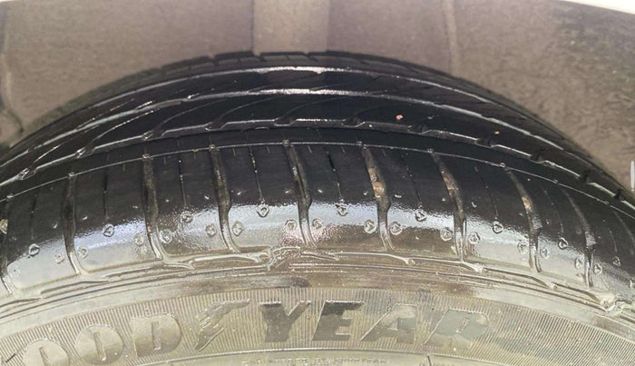 2021 Hyundai AURA SX 1.2, Petrol, Manual, 13,104 km, Right Rear Tyre Tread