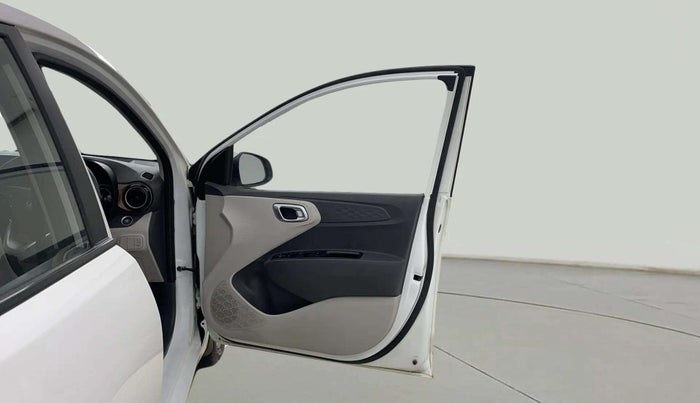 2021 Hyundai AURA SX 1.2, Petrol, Manual, 13,104 km, RHS Front Door