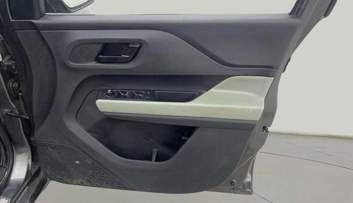2023 Tata PUNCH ADVENTURE RHYTHM CNG MT, CNG, Manual, 20,297 km, Driver Side Door Panels Control
