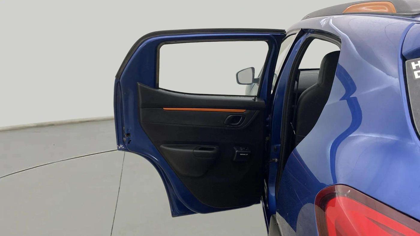 2017 Renault Kwid CLIMBER 1.0 AMT, CNG, Automatic, 27,958 km, LHS Rear Door