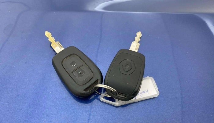 2017 Renault Kwid CLIMBER 1.0 AMT, CNG, Automatic, 27,799 km, Key Close Up